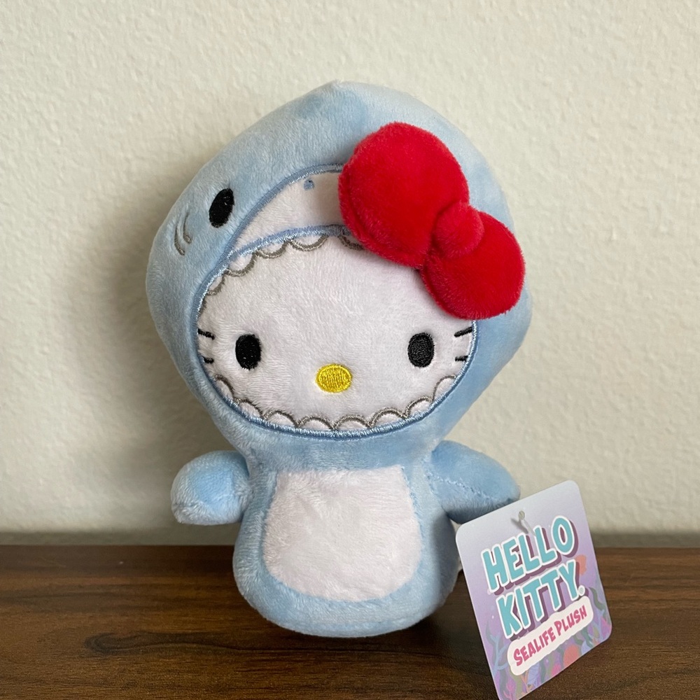 BRAND NEW 6 Inch Hello Kitty in Shark Costume Plushie NWT